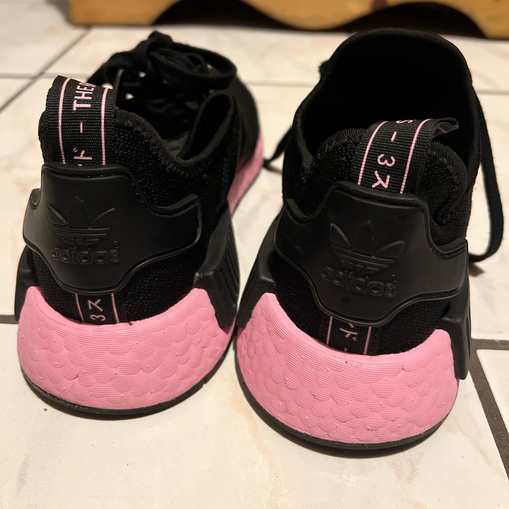 Adidas NMD R1 - Picture 2 of 5